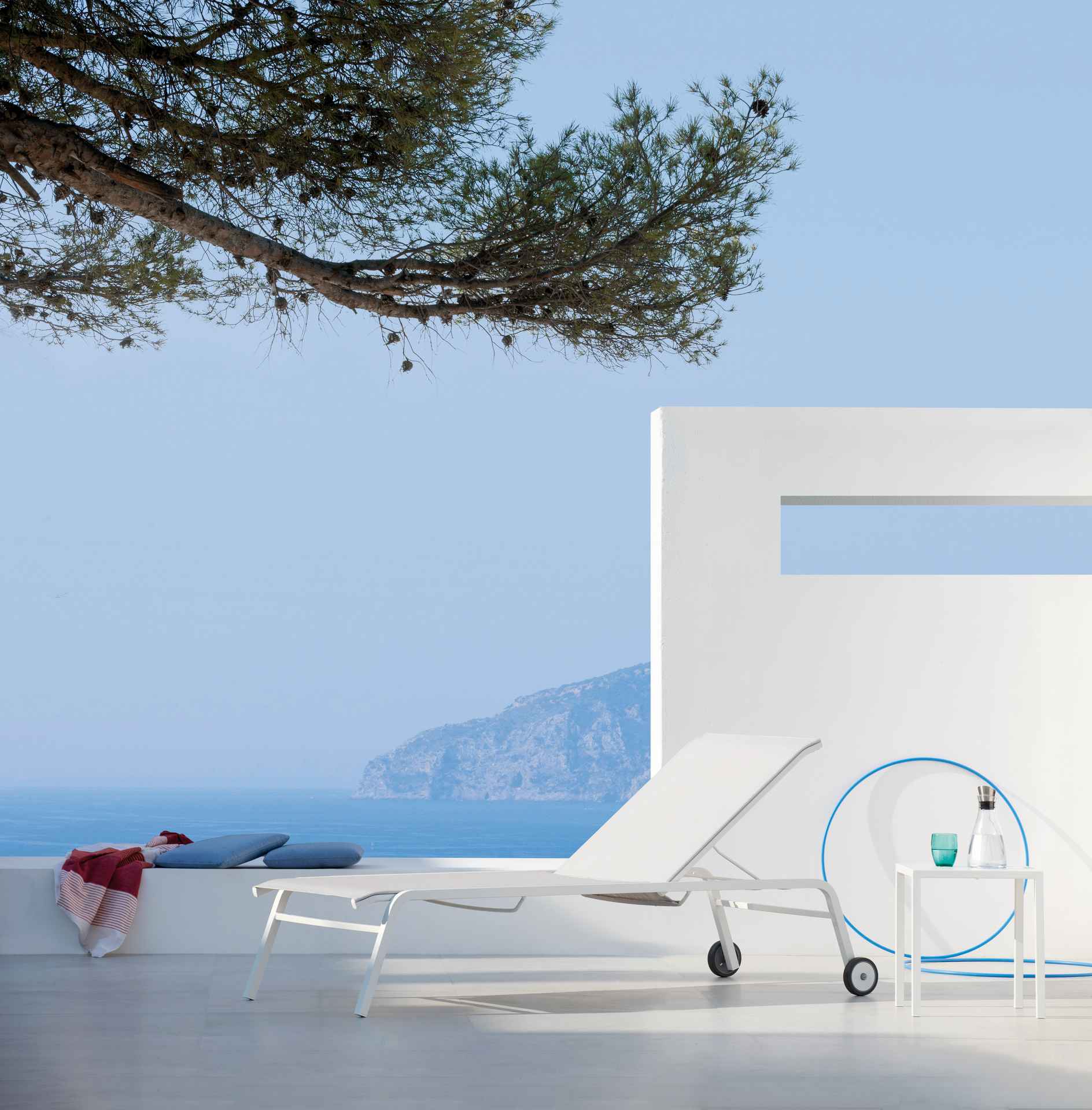 Alice Sonnenliege stapelbar Schlamm / Taupe