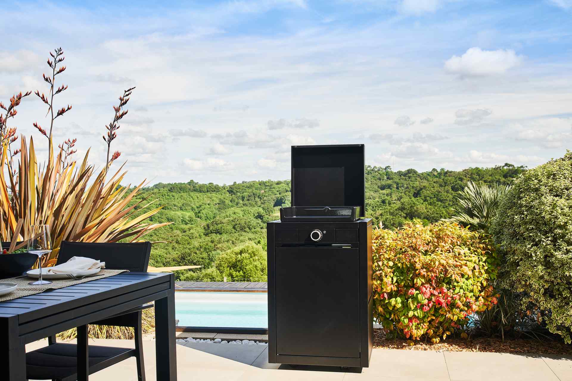 Plancha-Set Modern Elektro 45 Schwarz auf Rollwagen