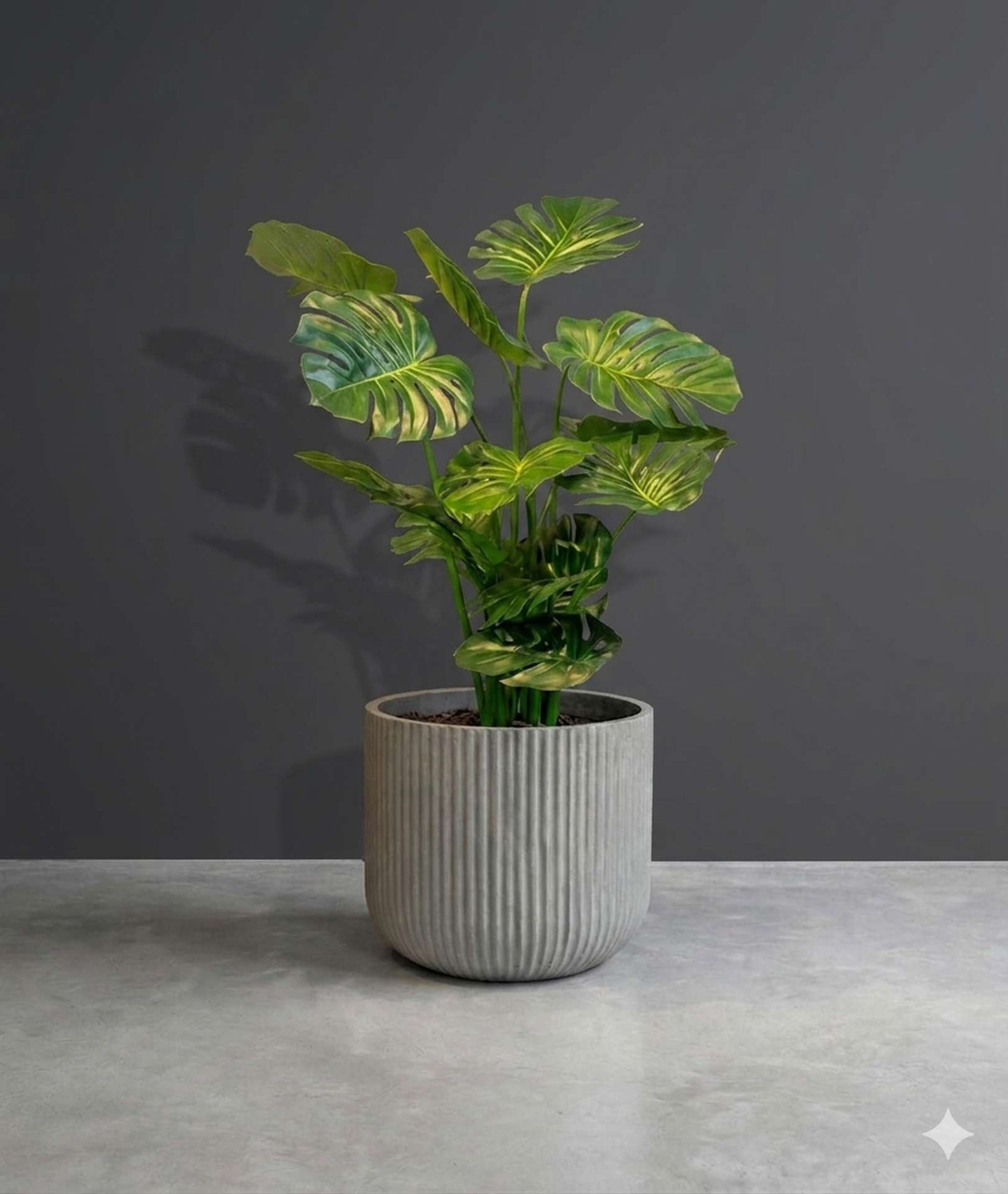 Monstera Deliciosa Kunstpflanze 90cm mit Linea Topf Grau