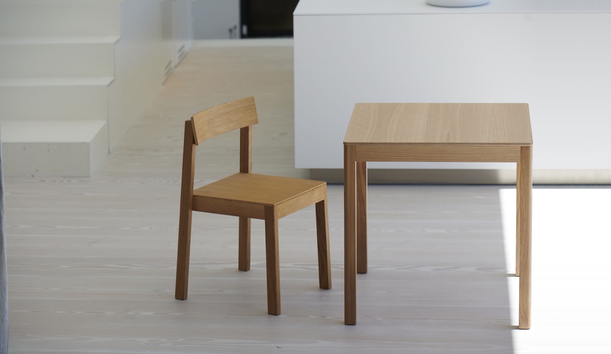 Schäl Design Esstisch aus Multiplex & Eiche 160 x 90 cm, 74 cm hoch Schäl Design Esstisch aus Multiplex & Eiche 160 x 90 cm, 74 cm hoch