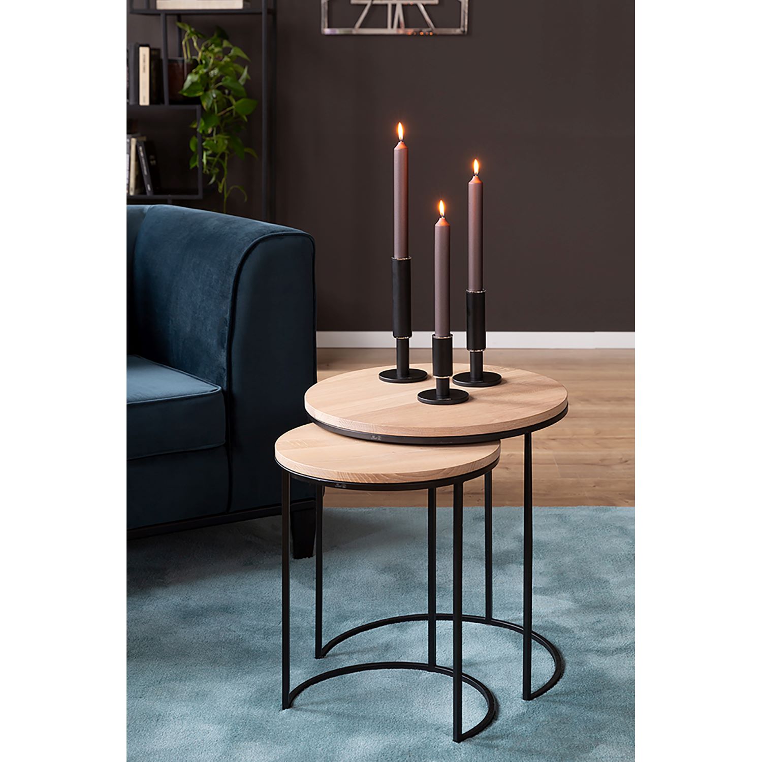 Schwarzer Stabkerzenhalter Ritmo mit glänzenden Akzenten