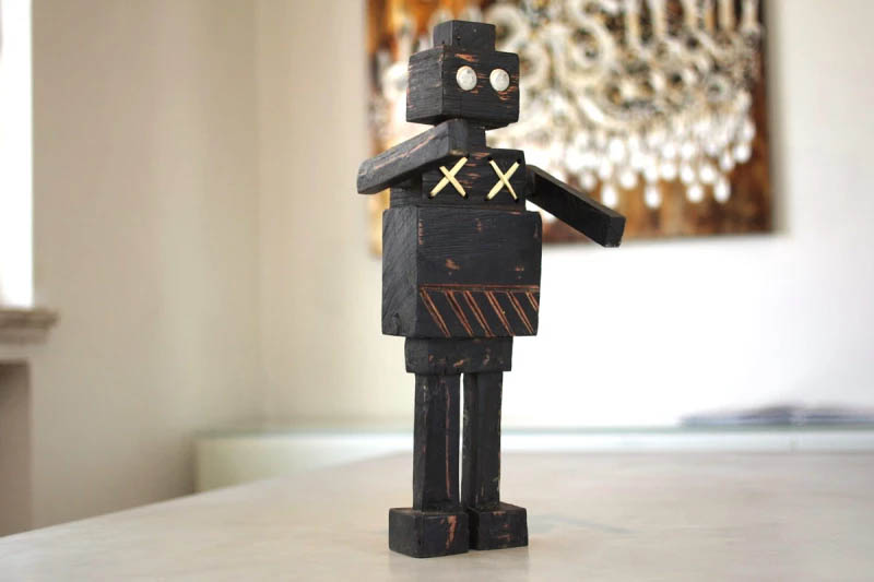 Roboter Dekofigur aus Holz