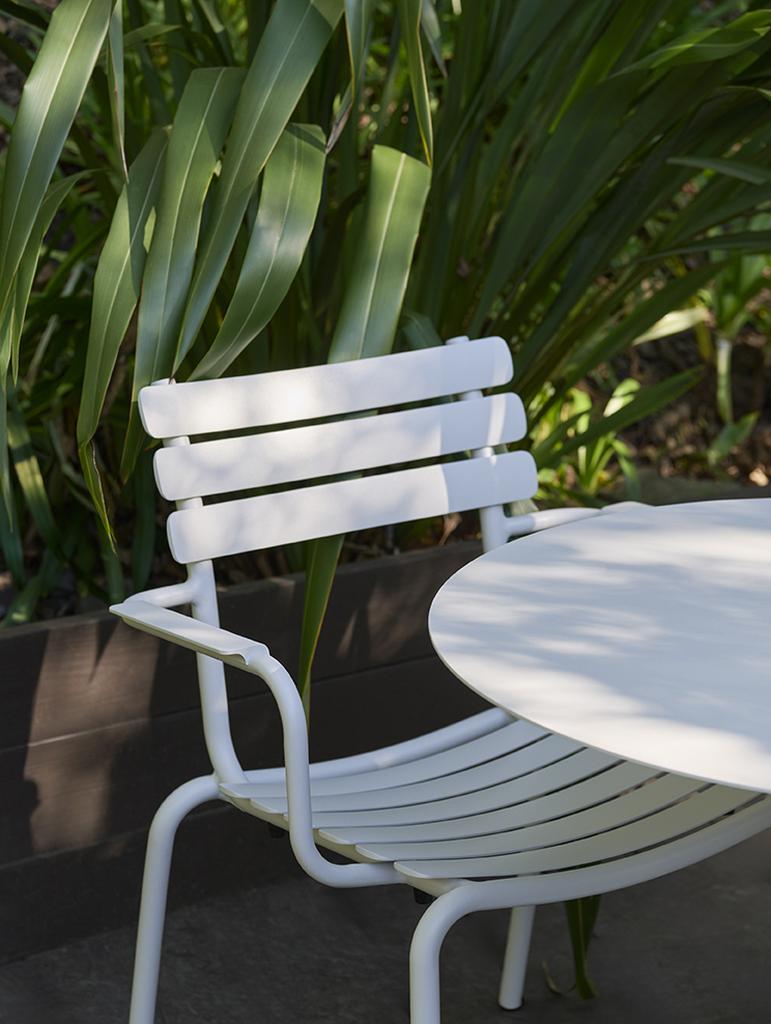 ALUA Outdoor Stuhl mit Armlehne Zitronengelb