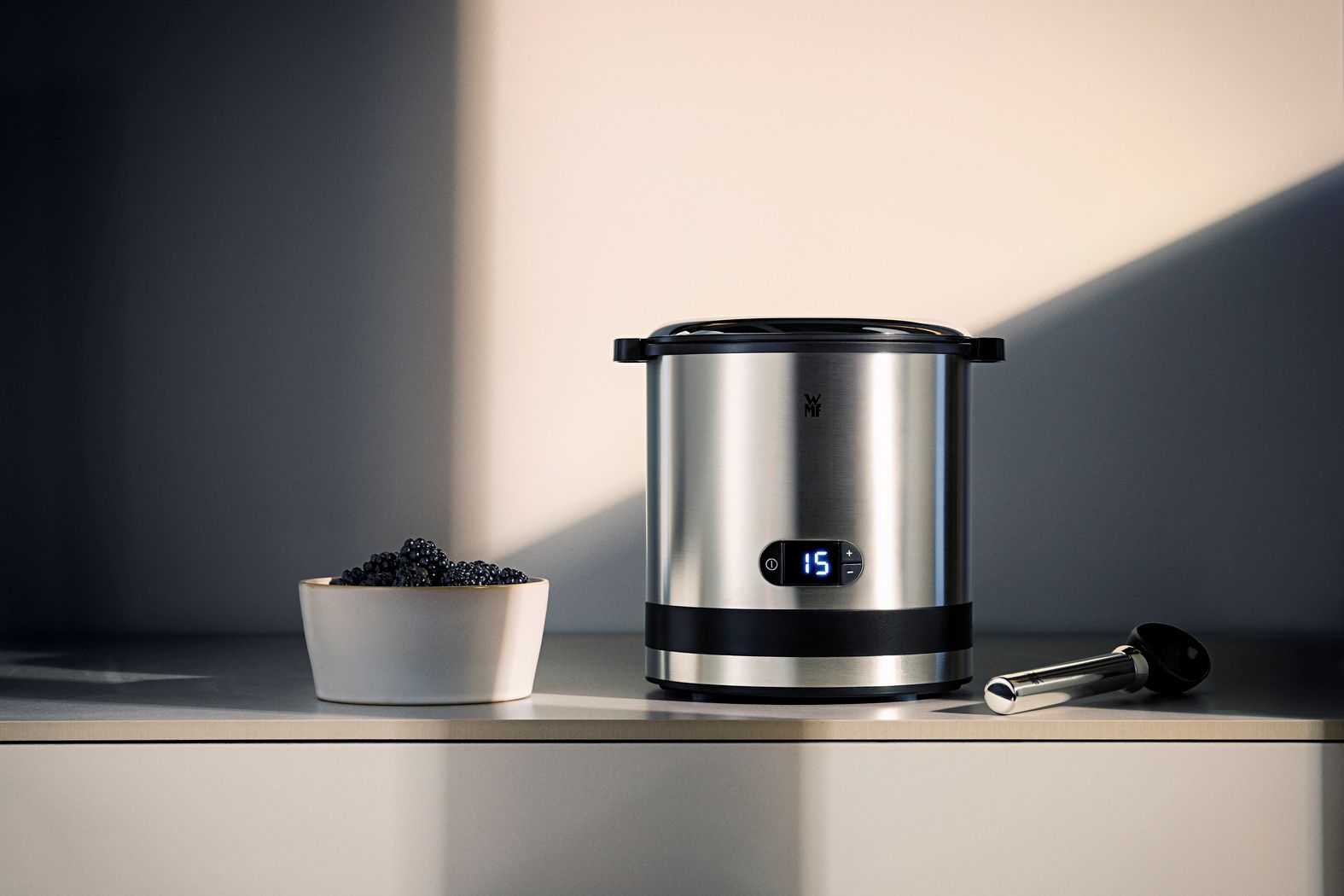 KÜCHENminis Eismaschine 3-in-1 mit 300 ml Gefrierbehälter & LC-Display KÜCHENminis Eismaschine 3-in-1 mit 300 ml Gefrierbehälter & LC-Display