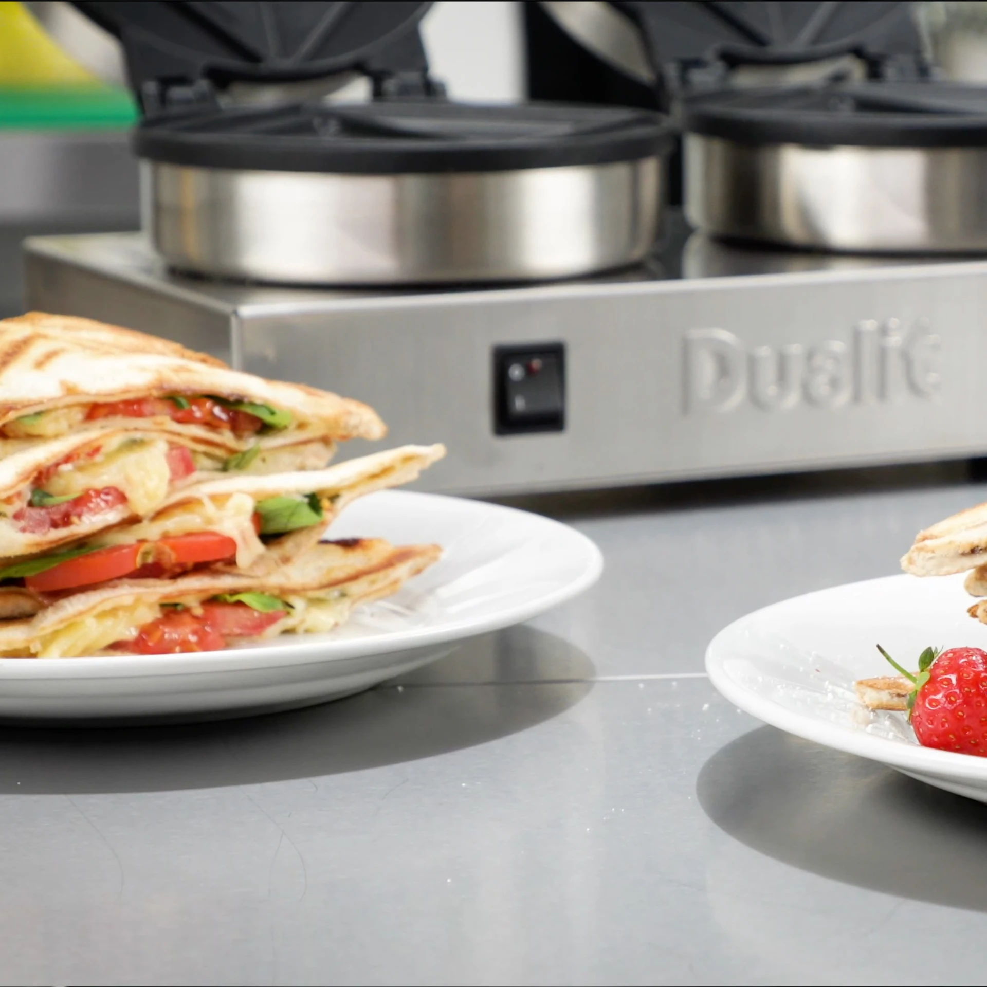 73001_3_doppelkontakt_toaster_aus_edelstahl.webp Doppel Kontakttoaster für Sandwiches Edelstahl