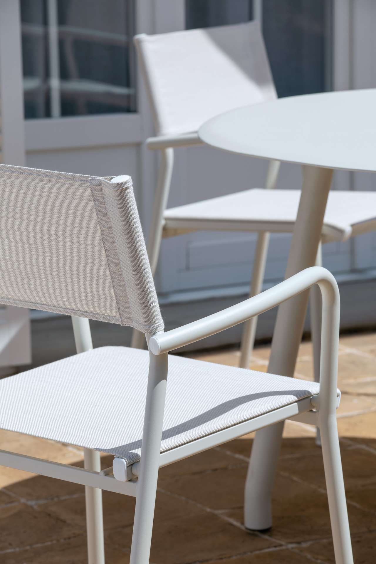 Emma Gartensessel stapelbar Ivory / Lehm