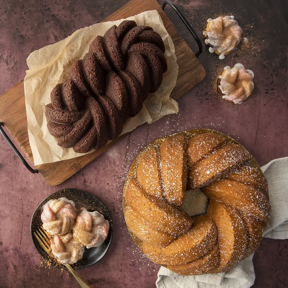 Backform Anniversary Braided Loaf Pan 1,4 Liter 96077 Stimmungsbild_3.webp Backform Anniversary Braided Loaf Pan 1,4 Liter