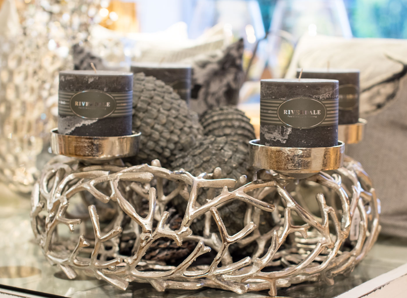 Astkranz mit 4 Kerzenhaltern – Adventskranz aus Aluminium Astkranz mit 4 Kerzenhaltern – Adventskranz aus Aluminium