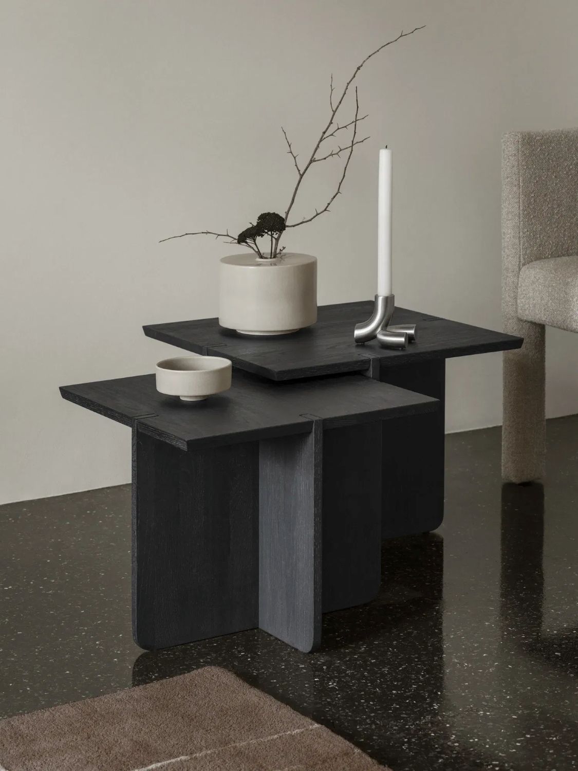 Makoto Vase aus Steingut - für Zweige oder Stielblumen Elephant Skin S