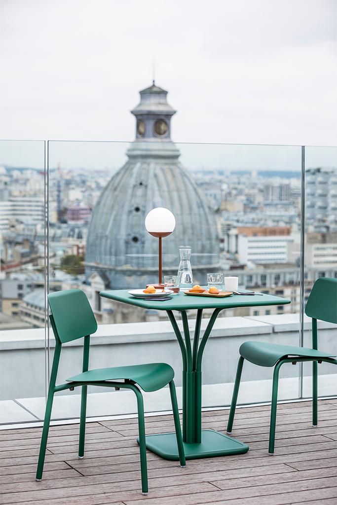 Luxembourg Kleiner Outdoor-Tisch 71x71 cm Latte Beige Luxembourg Kleiner Outdoor-Tisch 71x71 cm Latte Beige