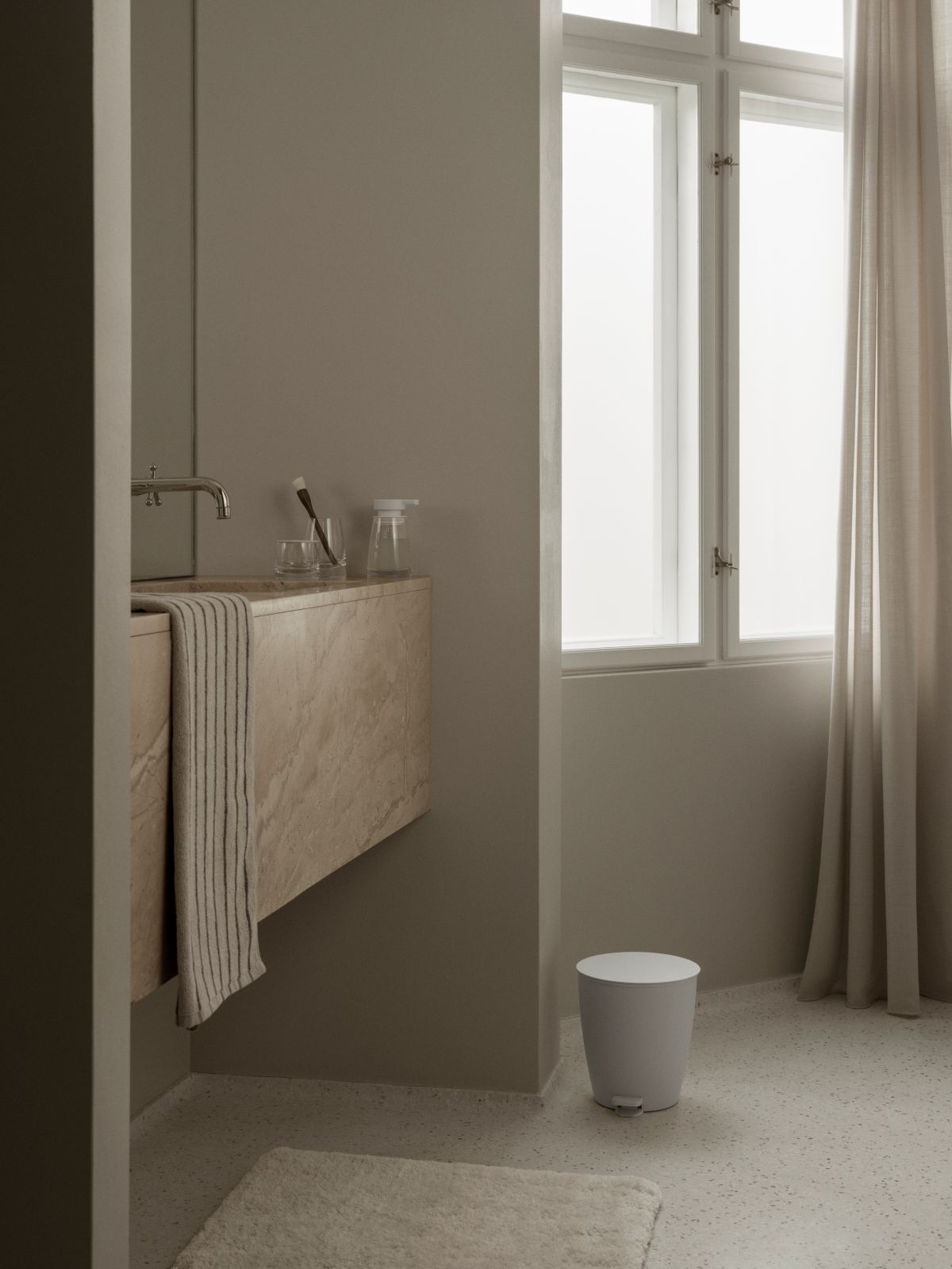 TUUFA Badematte – weich & rutschhemmend 60 × 60 cm Satellite