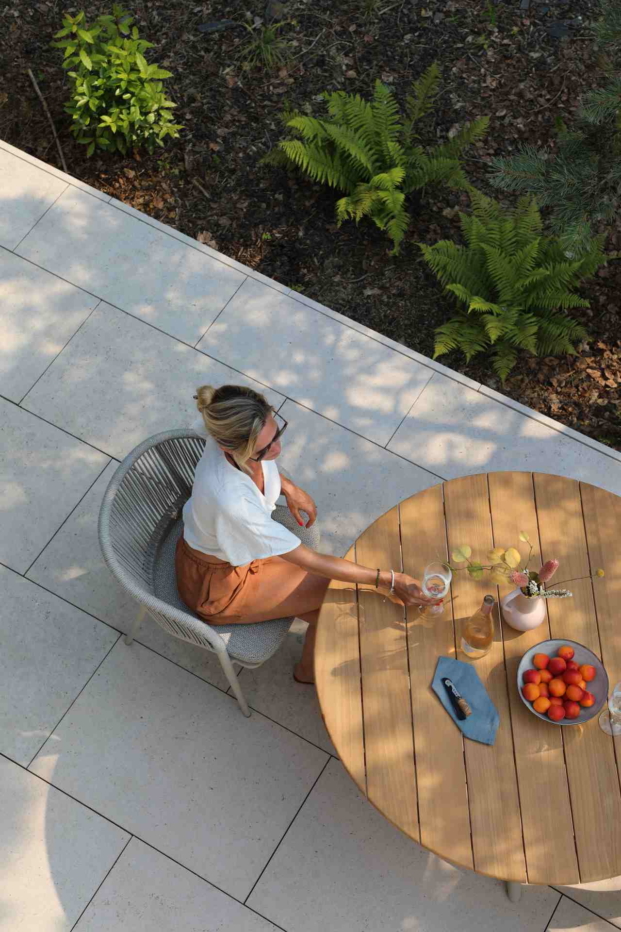 XX Runder Esstisch mit Teak Oberfläche Outdoor Kohle