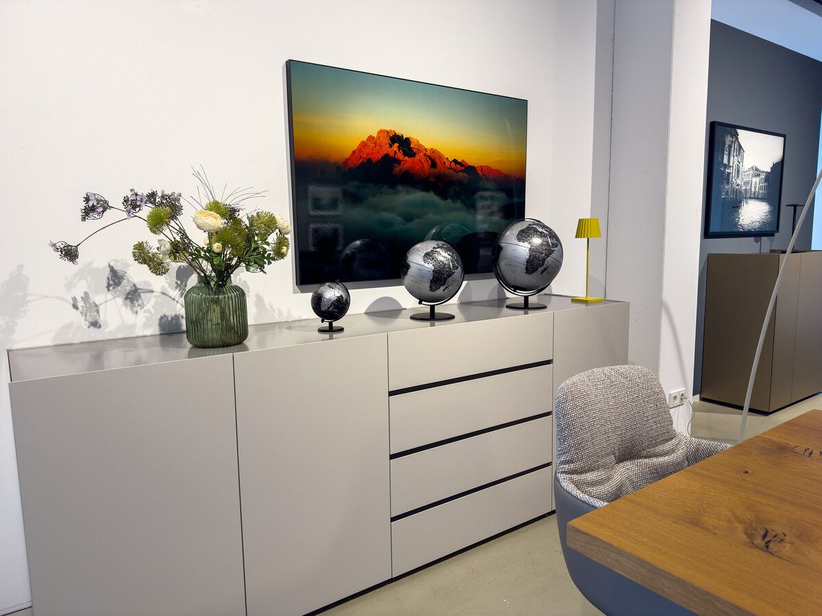 Mini-Globus „Gagarin“ – Design-Tischglobus 13 cm mit Metallfuß Mini-Globus „Gagarin“ – Design-Tischglobus 13 cm mit Metallfuß