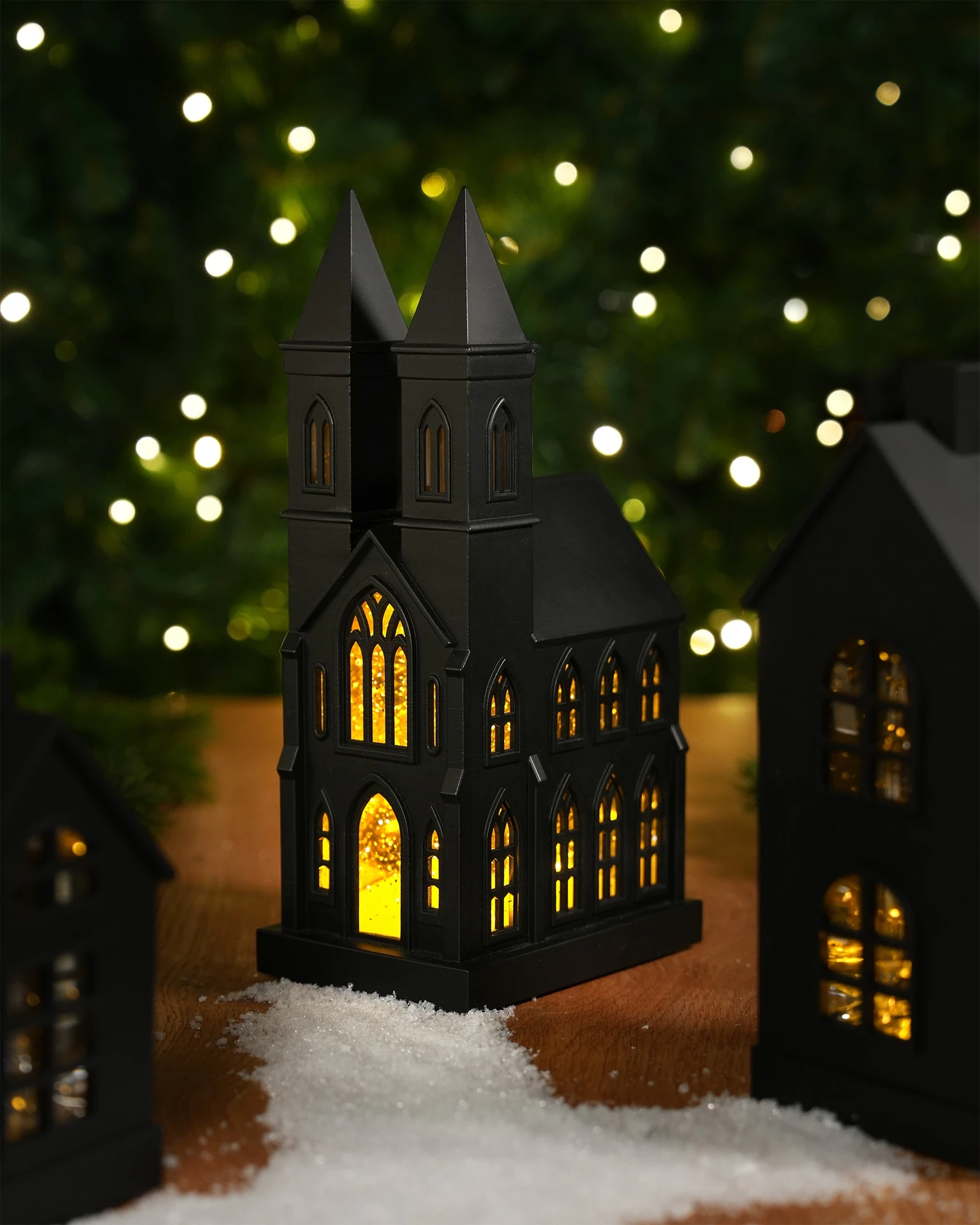 72471_1_glamor_church_led_kirche_schwarz_1.webp GLAMOR CHURCH beleuchtete LED-Kirche Schwarz