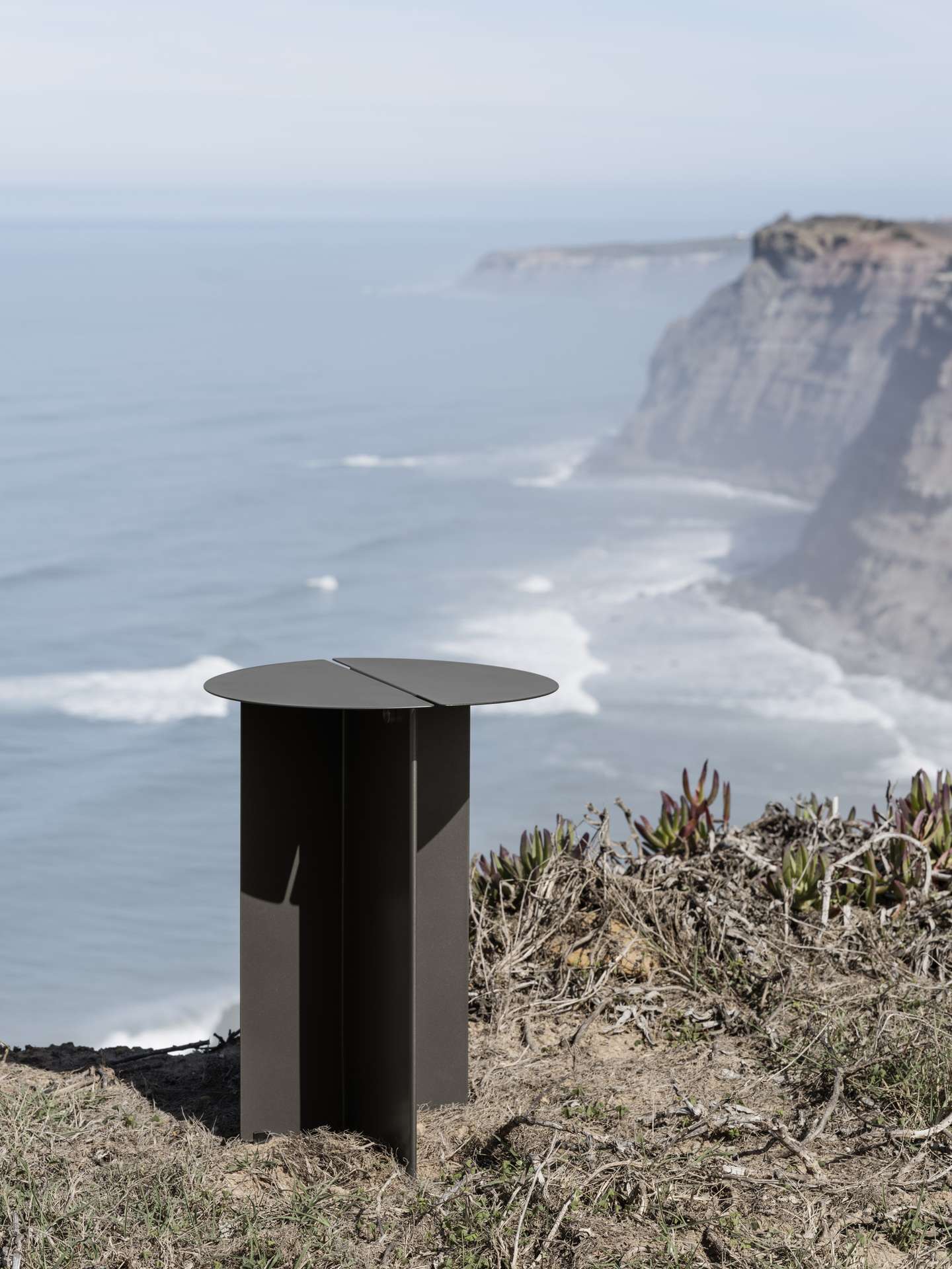 ORU Beistelltisch rund Edelstahl Schwarz M ORU Beistelltisch rund Edelstahl poliert S