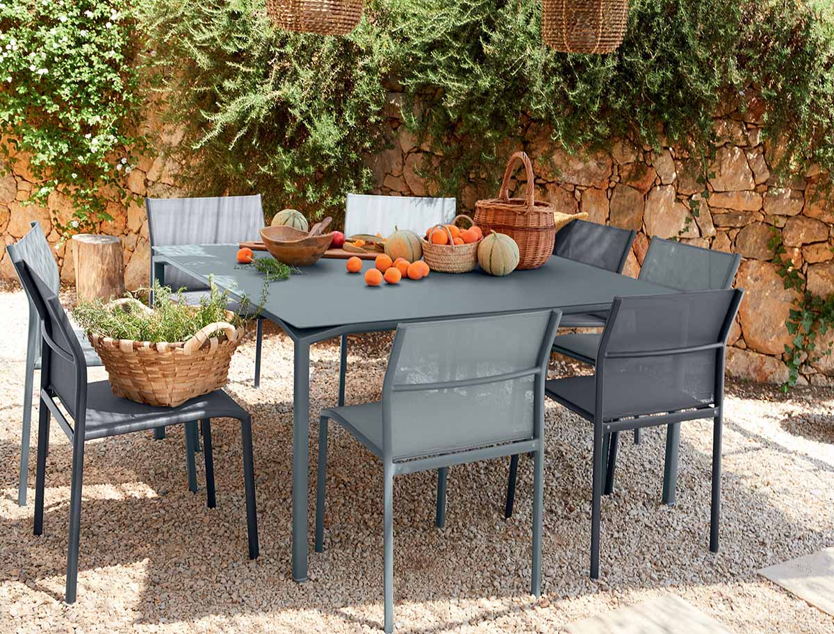 Calvi Tisch 140 x 140 cm Outdoor Latte Beige Calvi Tisch 140 x 140 cm Outdoor Latte Beige