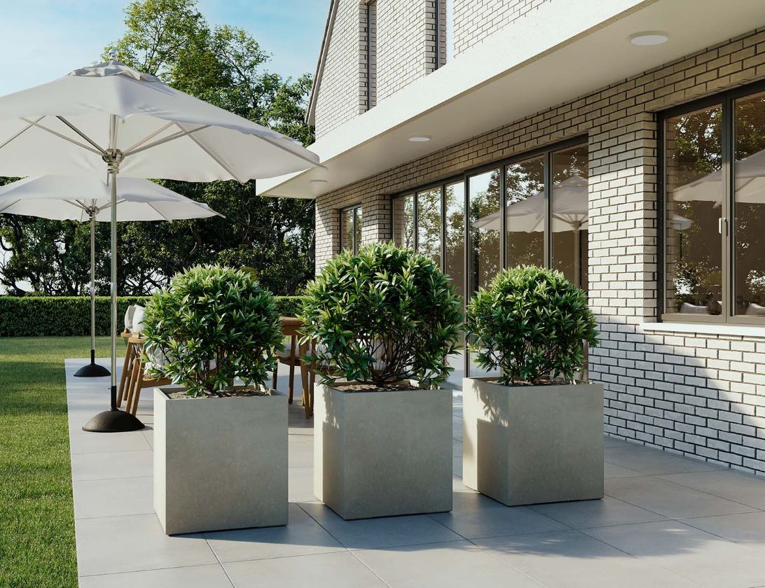 Roccastone würfelförmiger Betonpflanzkübel 60 x 64 cm anthrazit Roccastone würfelförmiger Betonpflanzkübel 60 x 64 cm anthrazit