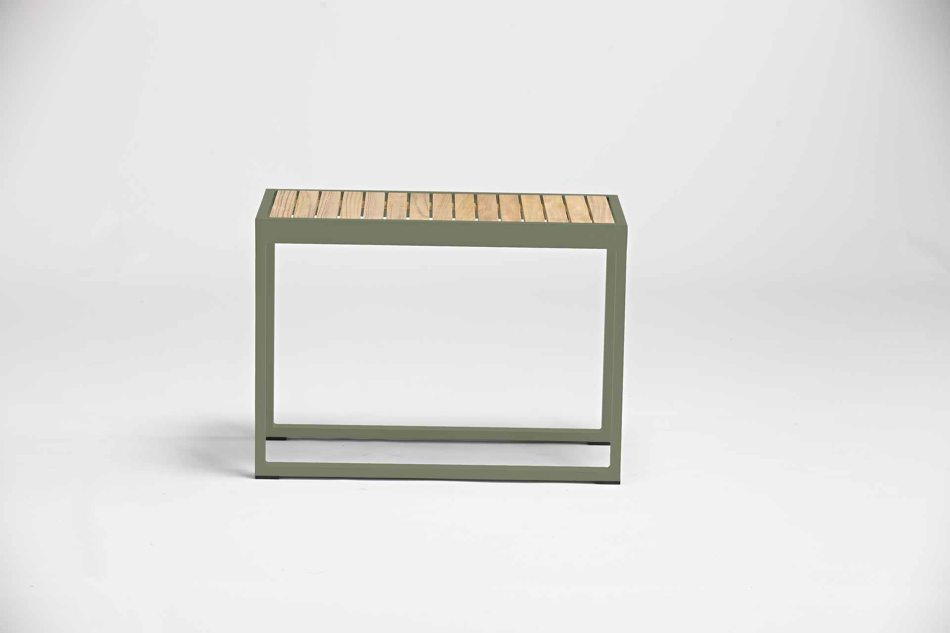 Nest hoher Outdoor Beistelltisch aus Teak Oberfläche Grün Nest hoher Outdoor Beistelltisch aus Teak Oberfläche Grün