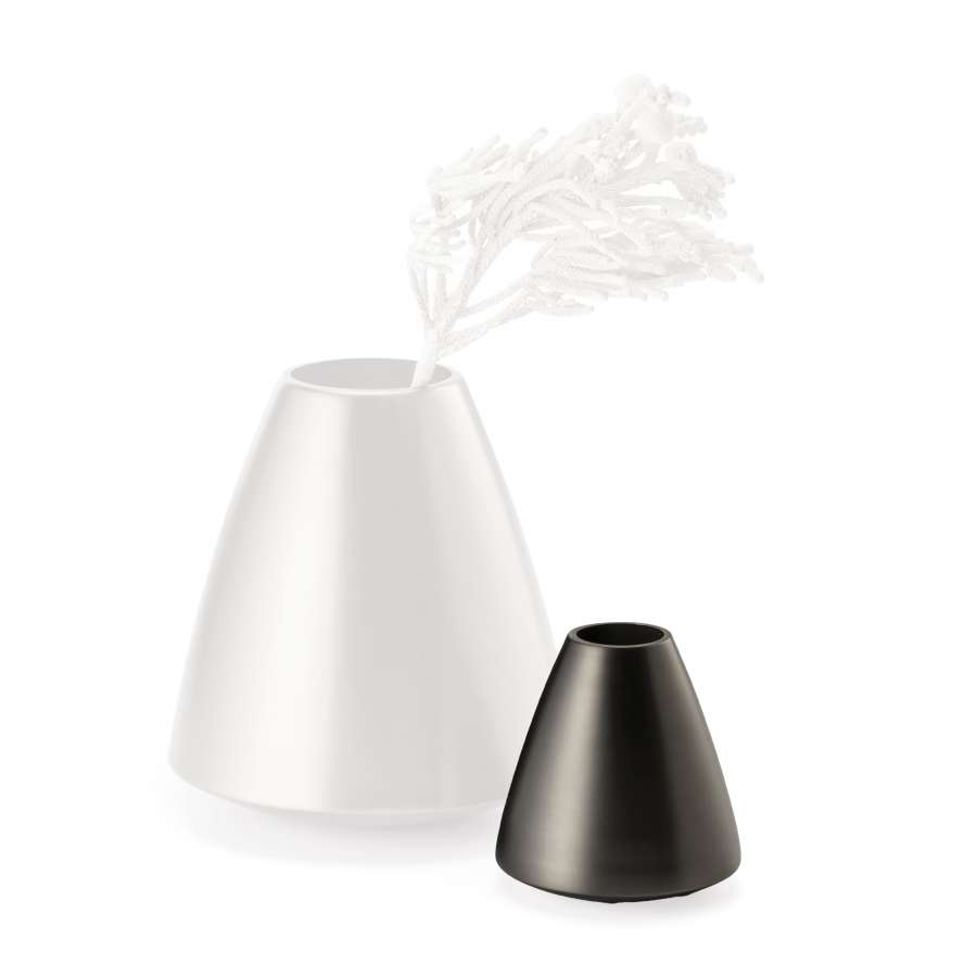 Lola konische Designvase in Edelstahl matt Höhe 12 cm, Ø 11 cm