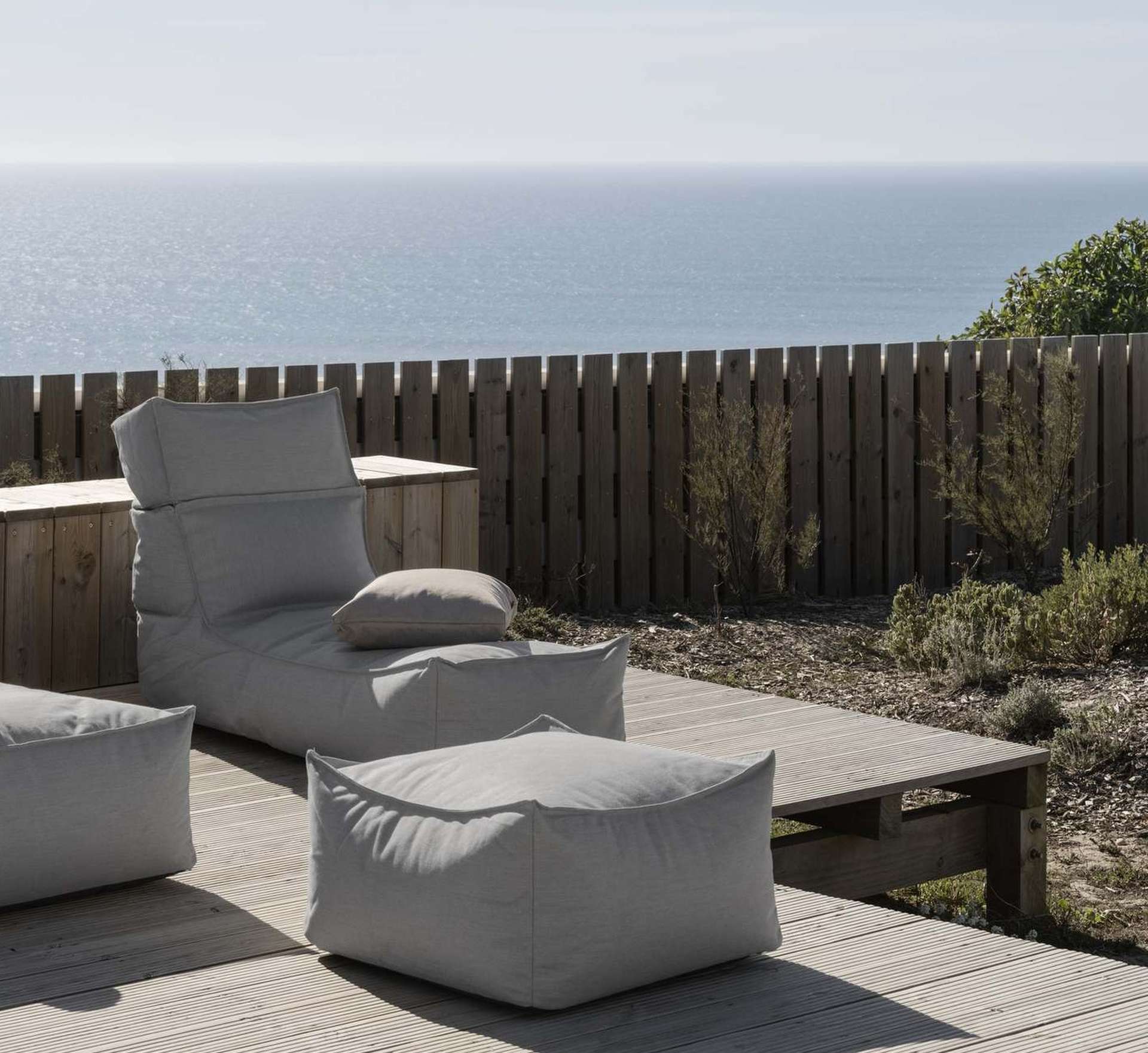 Stay Outdoor-Lounger – wetterfest, ergonomisch, 120 x 60 x 75 cm Stay Outdoor-Lounger – wetterfest, ergonomisch, 120 x 60 x 75 cm Earth