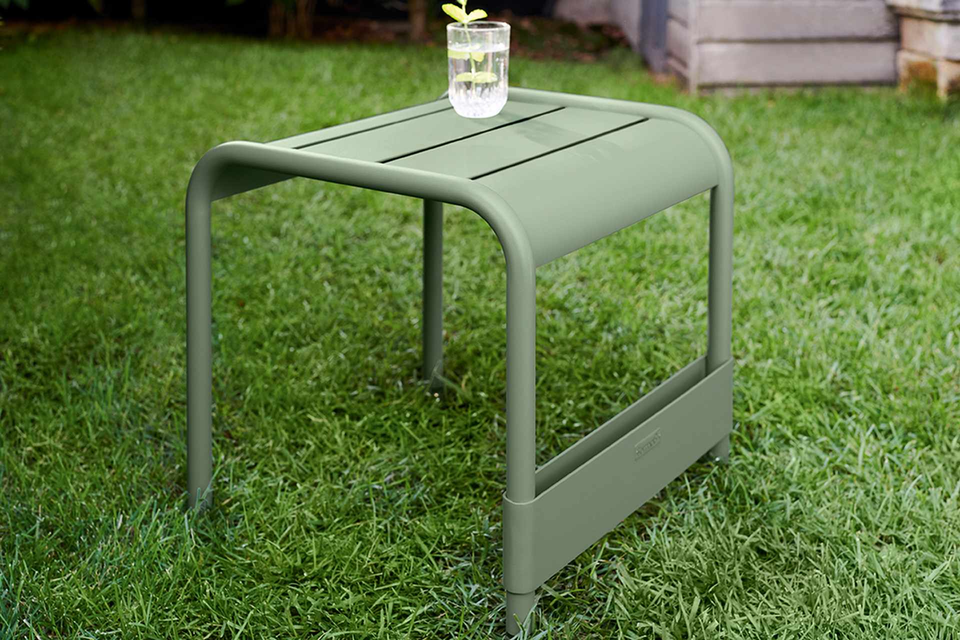 Luxembourg kleiner Tisch / Fußablage Luxembourg kleiner Tisch / Fußablage