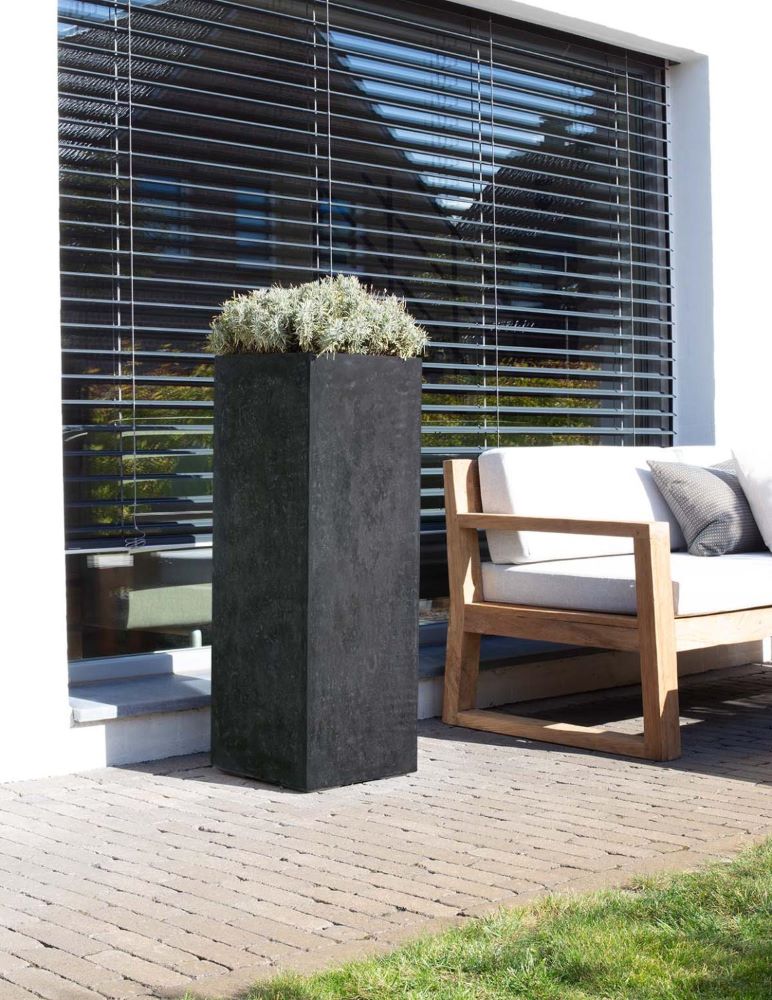 Roccastone moderne Pflanzsäule aus Beton Roccastone moderne Pflanzsäule aus Beton