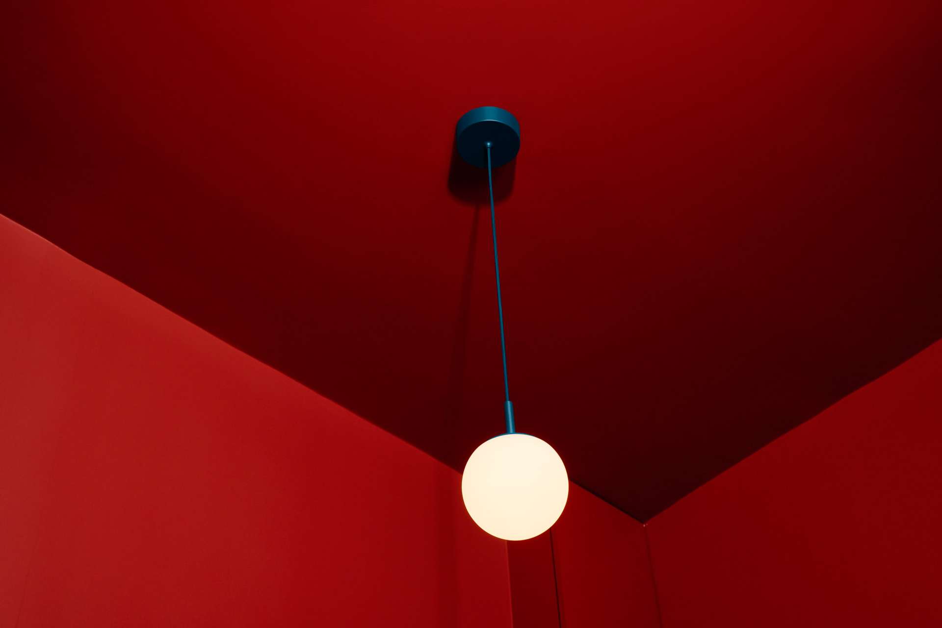 MOOON! Outdoor Hängeleuchte mit LED – Aluminium & Glas, Bluetooth-Steuerung B9 Schwarzkirsche