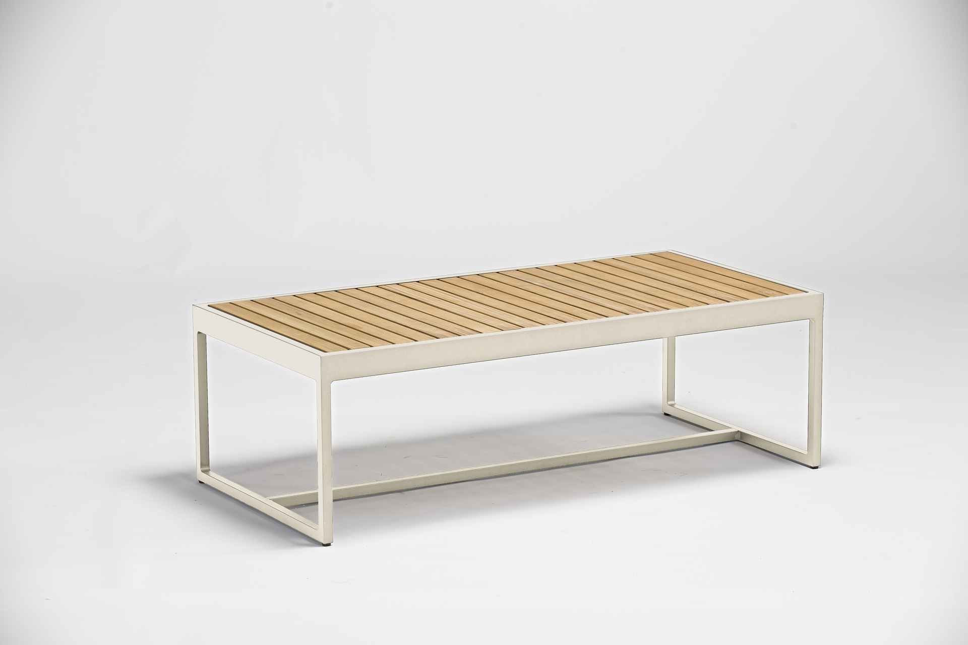 Nest flacher Outdoor Beistelltisch aus Teak Oberfläche Mokka