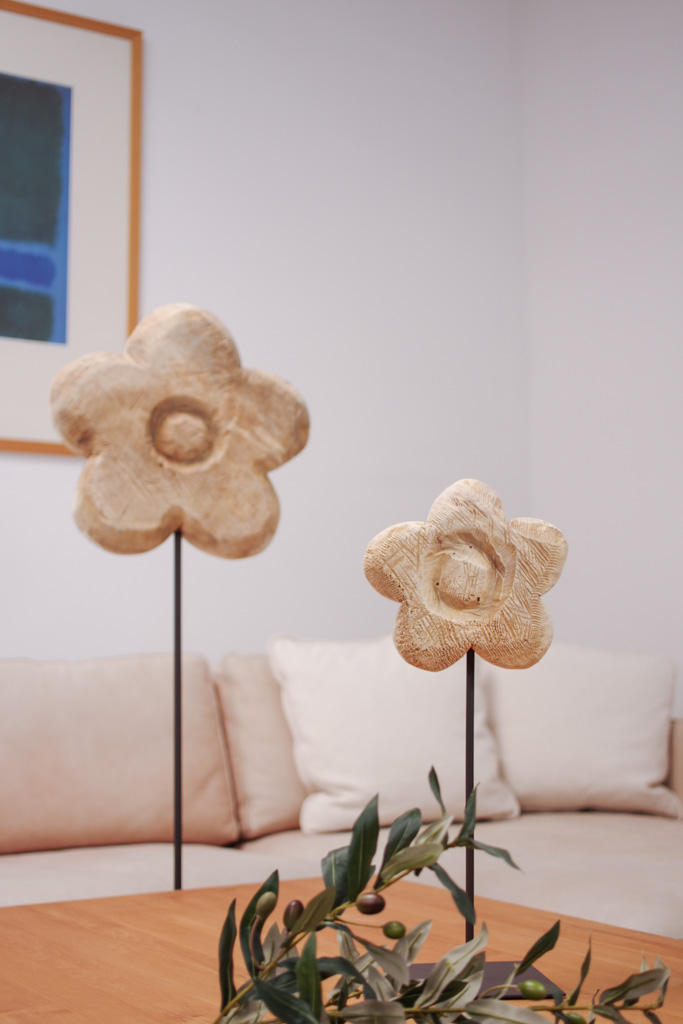 Holzblume auf Metallfuß, Höhe: 50 cm