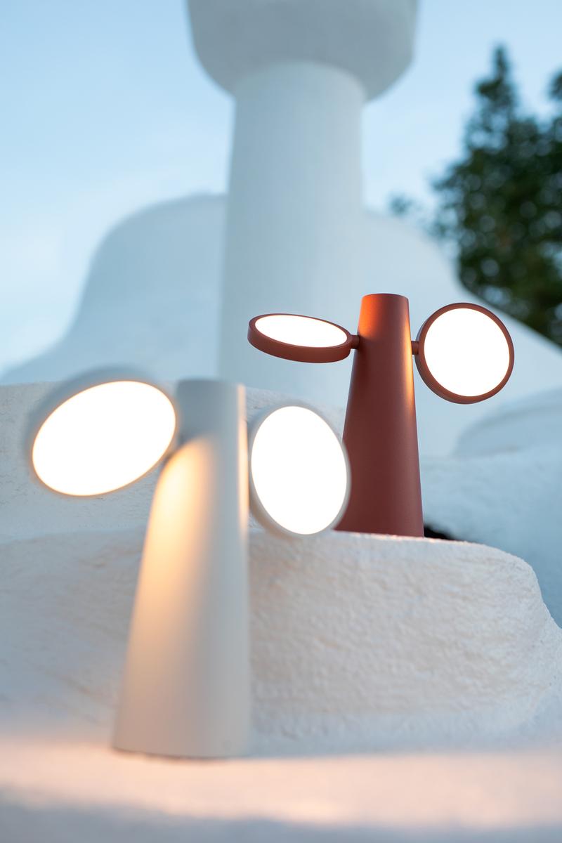 OTO_OCRE_ROUGE_GRIS_ARGILE_BULLE_VISUEL2024_LOUISE_CARRASCO_1 OTO Akku-Leuchte H 27 cm Anthrazit