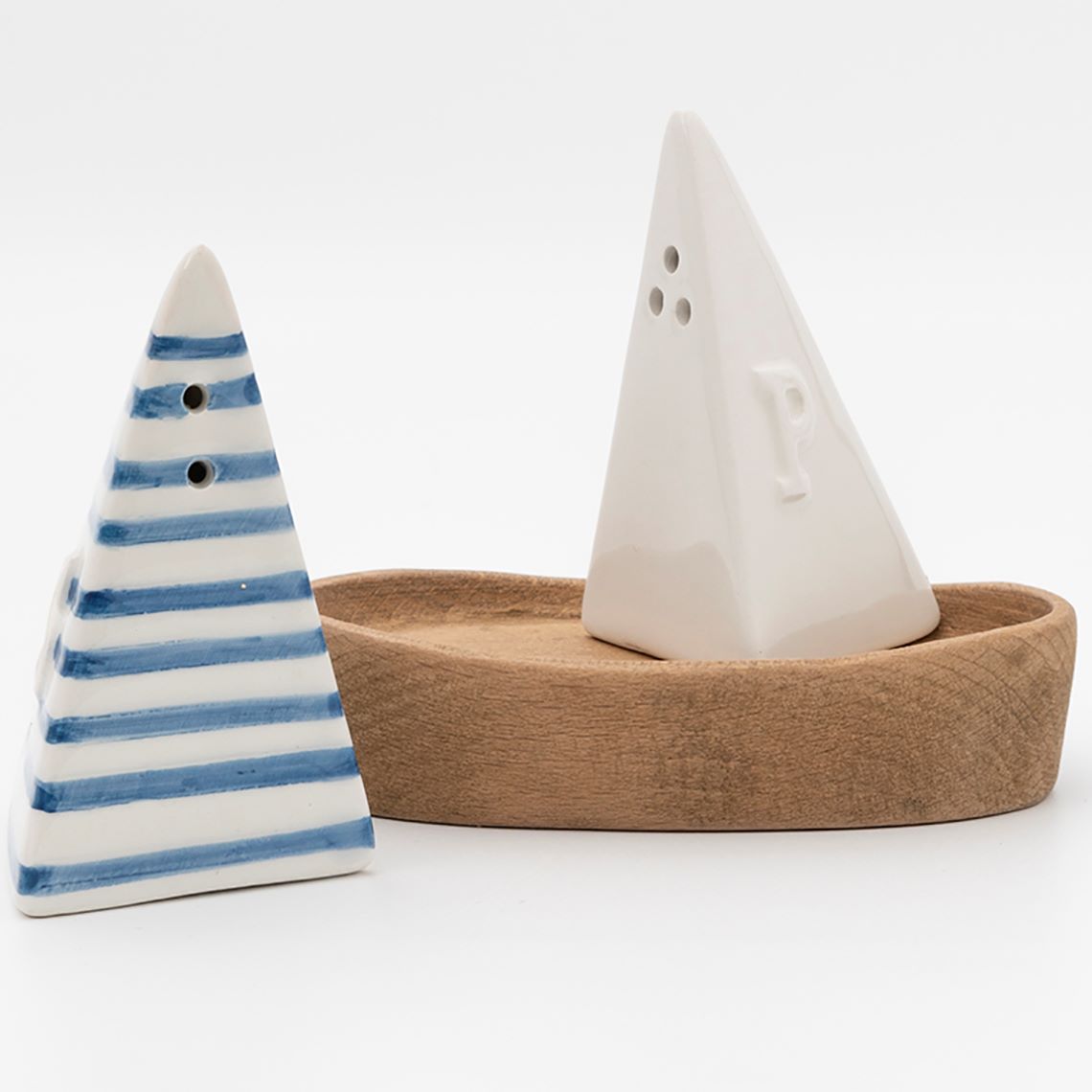 Salz- und Pfefferstreuer Segelboot Design Salz- und Pfefferstreuer Segelboot Design