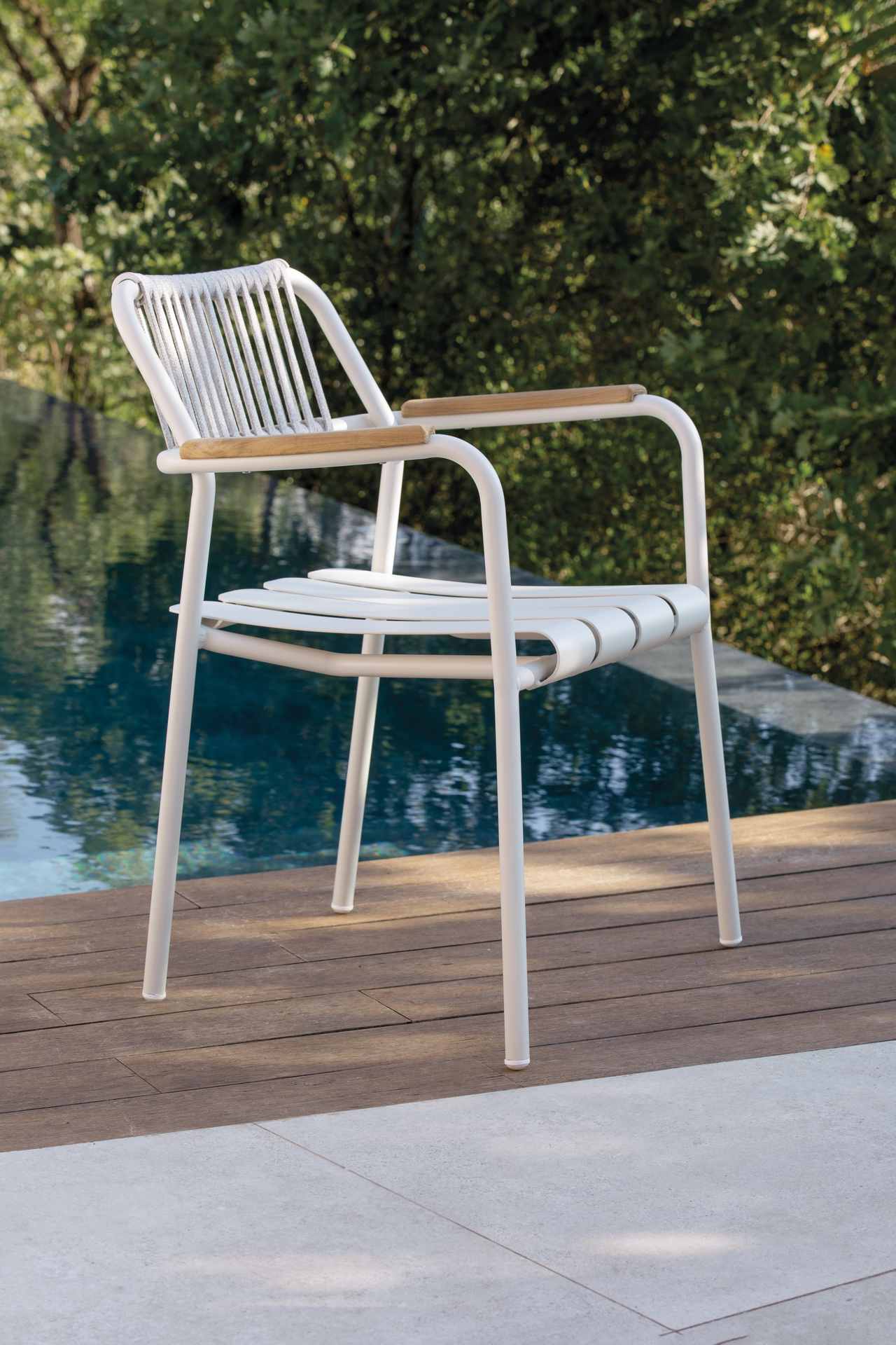 Verdea Rope schicker Outdoorstuhl mit Armlehne Ivory / Perlweiß