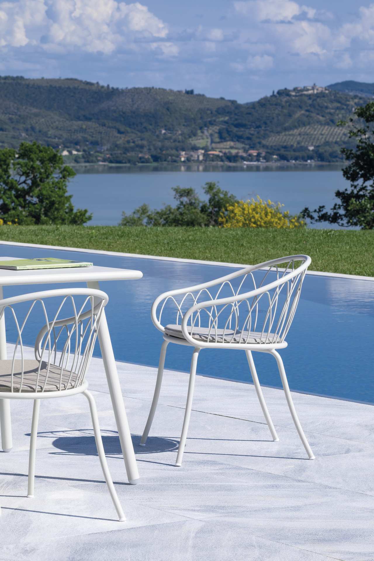 Flora Design Gartenstuhl mit Armlehne Minze