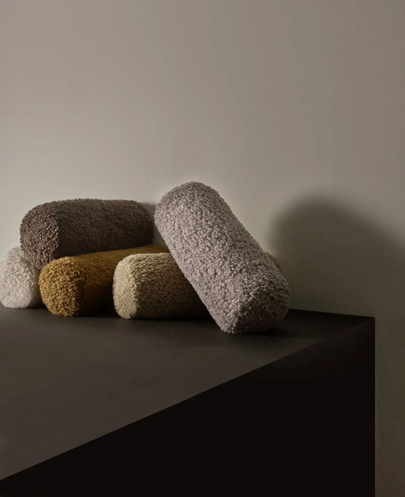 Bolster Teddy flauschig & weich - Vielseitig als Sitz oder Hocker nutzbar Bolster Teddy flauschig & weich - Vielseitig als Sitz oder Hocker nutzbar