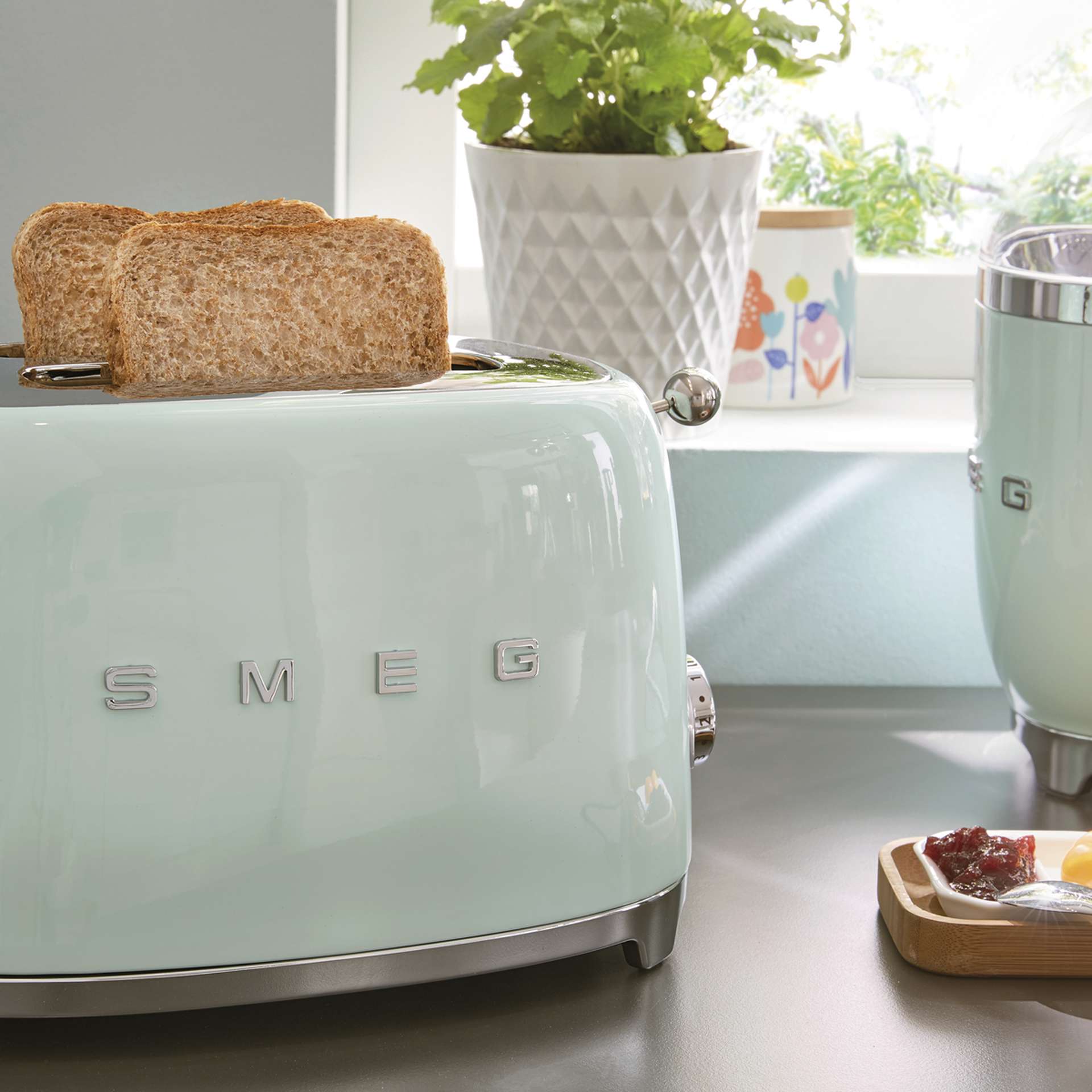 Retro Toaster 2 Schlitz 50s Style - mit 6 Röstgraden, Auftau und Bagelfunktion Weiß Matt