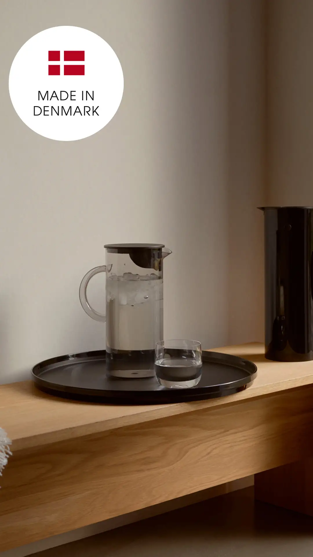 930_1309_1310-8_EM_black_1080x1920.webp EM Serviertablett Ø 40 cm Wolke