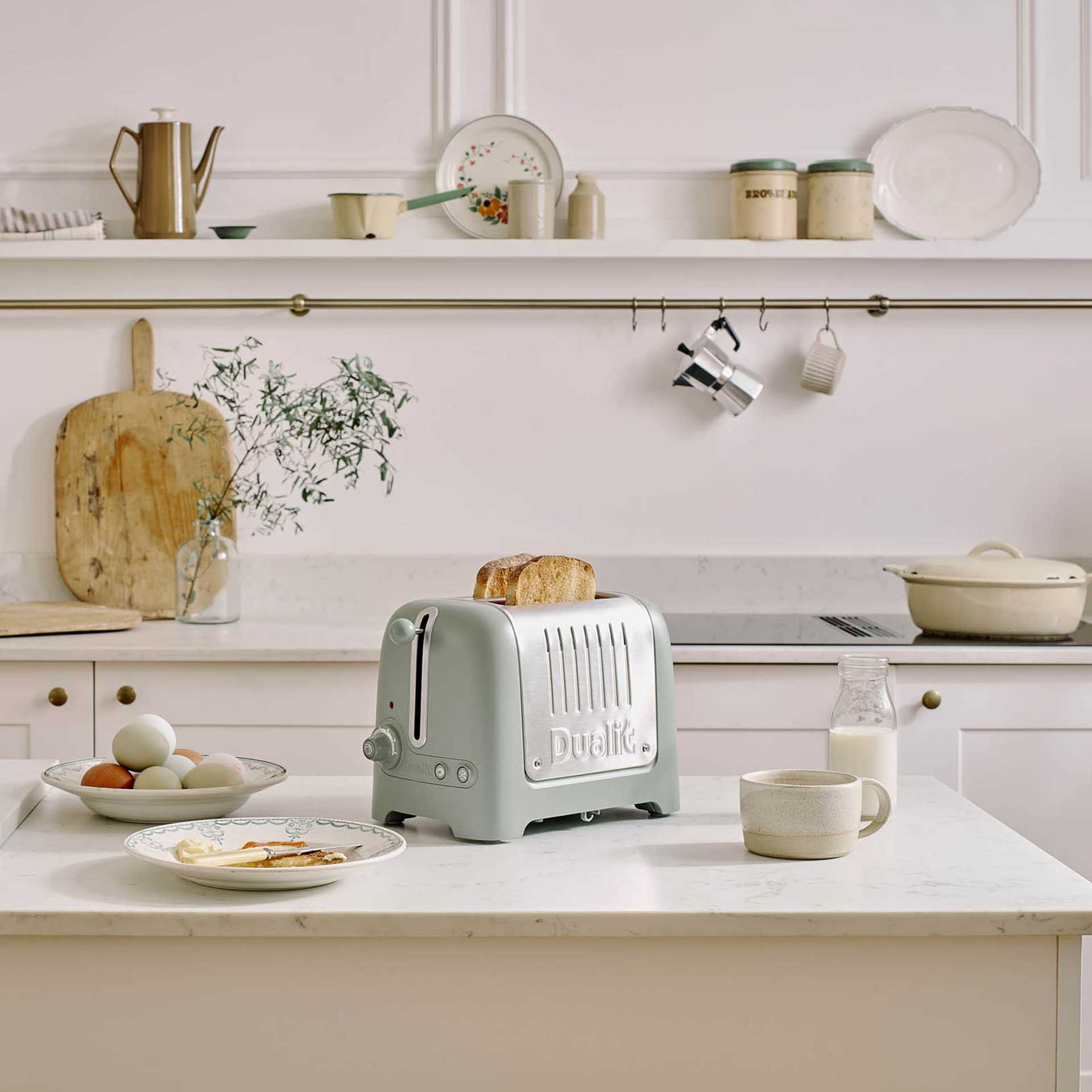 0619743262172.PT05_1.jpg Lite Toaster 2-Scheibenschlitz Salbei