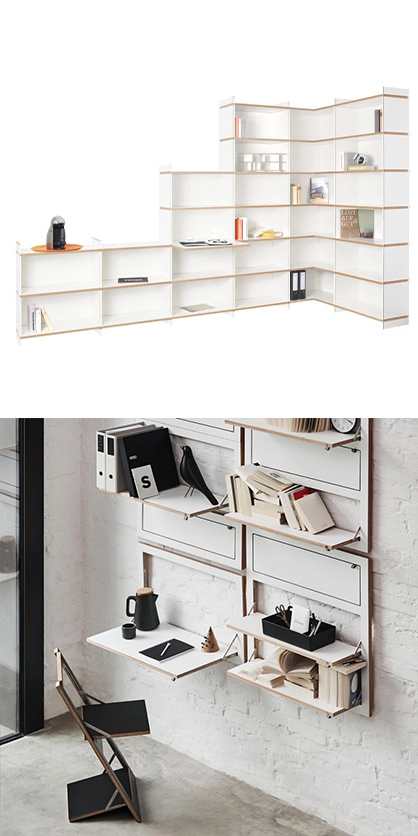 Raumsparende Möbel, wie ein modulares Regalsystem, weiße Klapp-Kommoden und ein schwarzer Klappstuhl