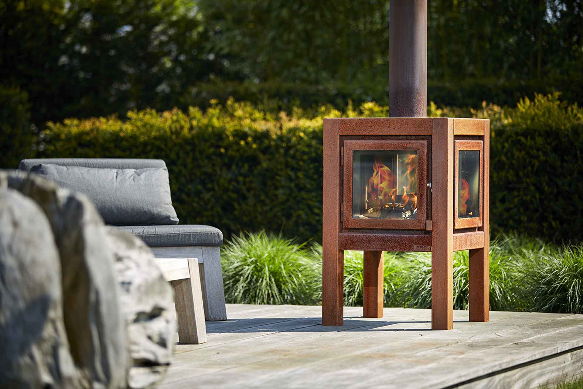 Quaruba Terrassenkamin Corten-Stahl Quaruba Terrassenkamin Corten-Stahl Mit Rollen XXL 3 Seiten Glas + Hitzeschild