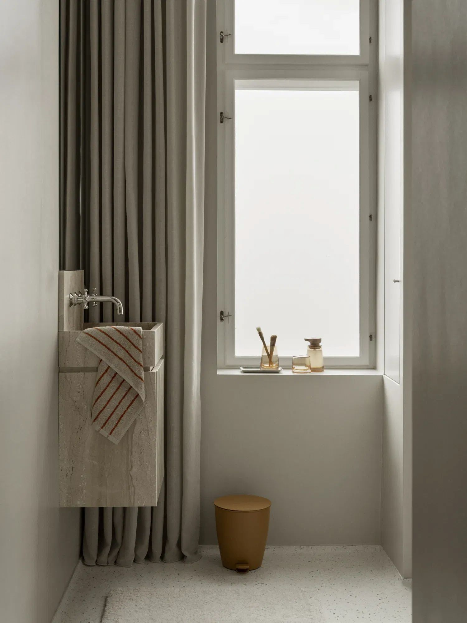 AVA Glasdose – Stilvolle Aufbewahrung für Badaccessoires Tan