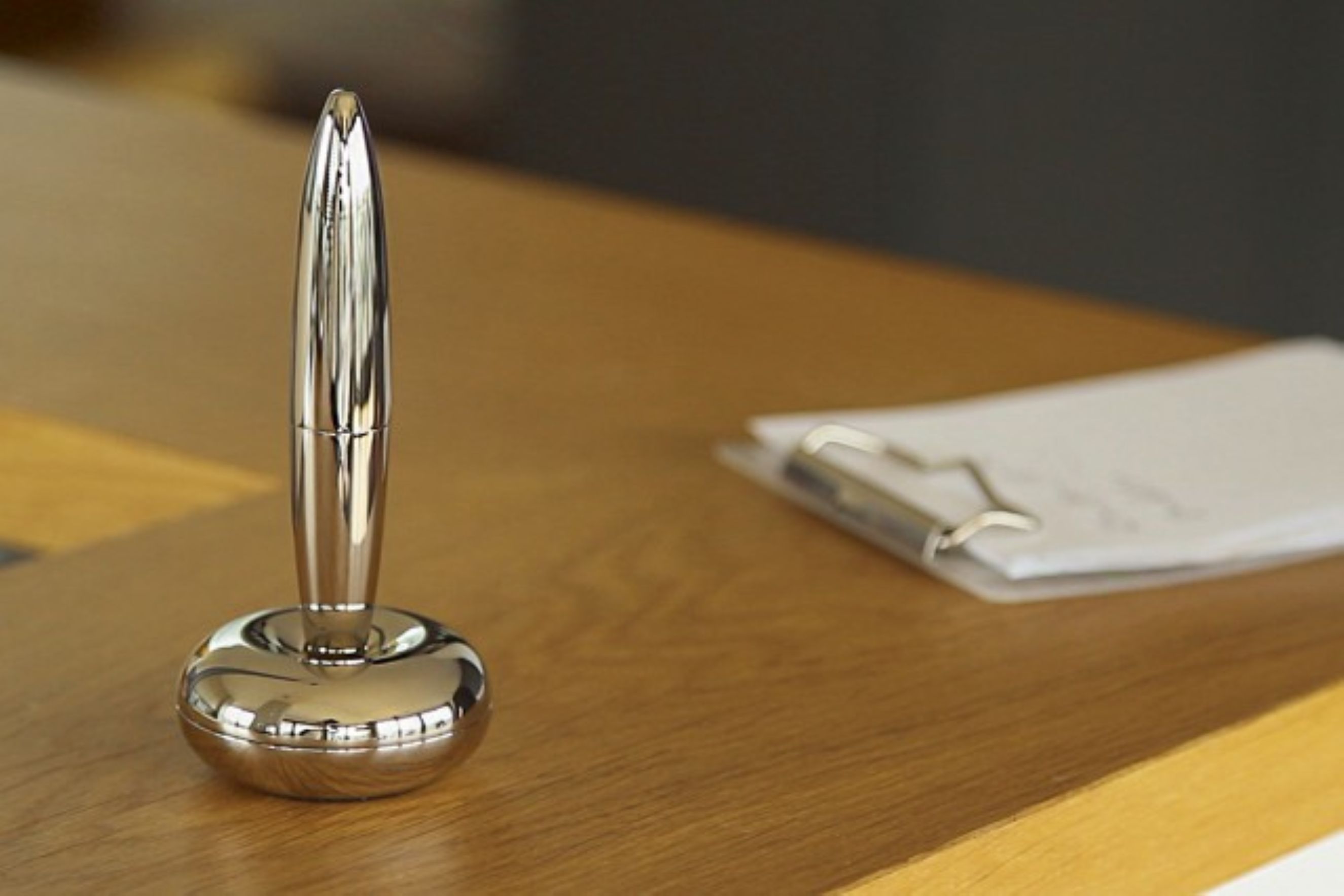 Lucy Stift mit Halter glänzend Lucy Stift mit Halter glänzend