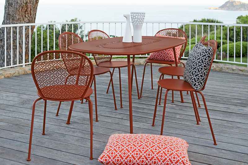 Lorette Gartenstuhl aus Stahl latte beige Lorette Gartenstuhl aus Stahl latte beige