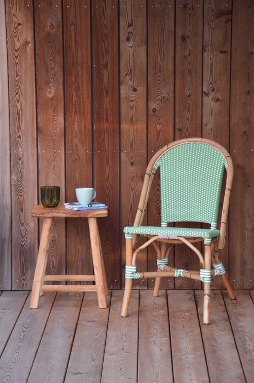OUI Stuhl aus Rattan mit Kunststoffgeflecht mint-weiß