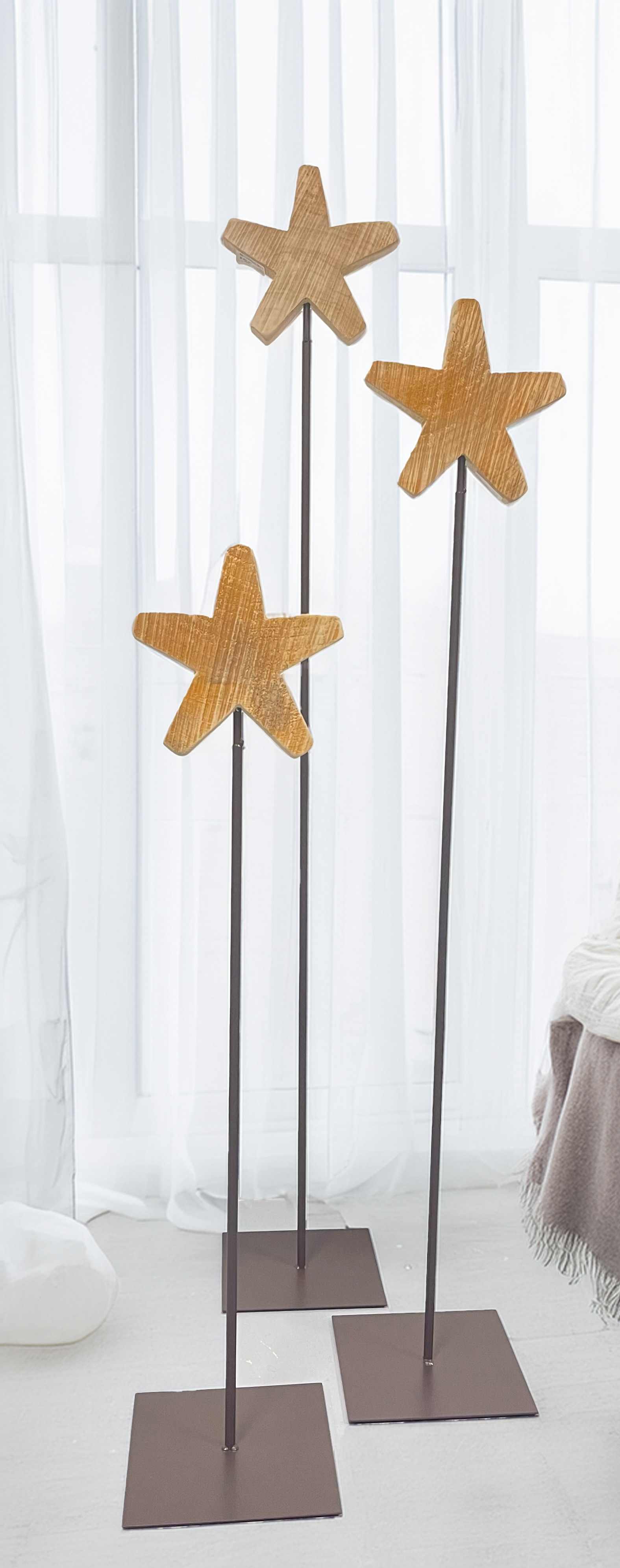 Holzstern auf Eisenständer Holzstern auf Eisenständer Höhe 110cm