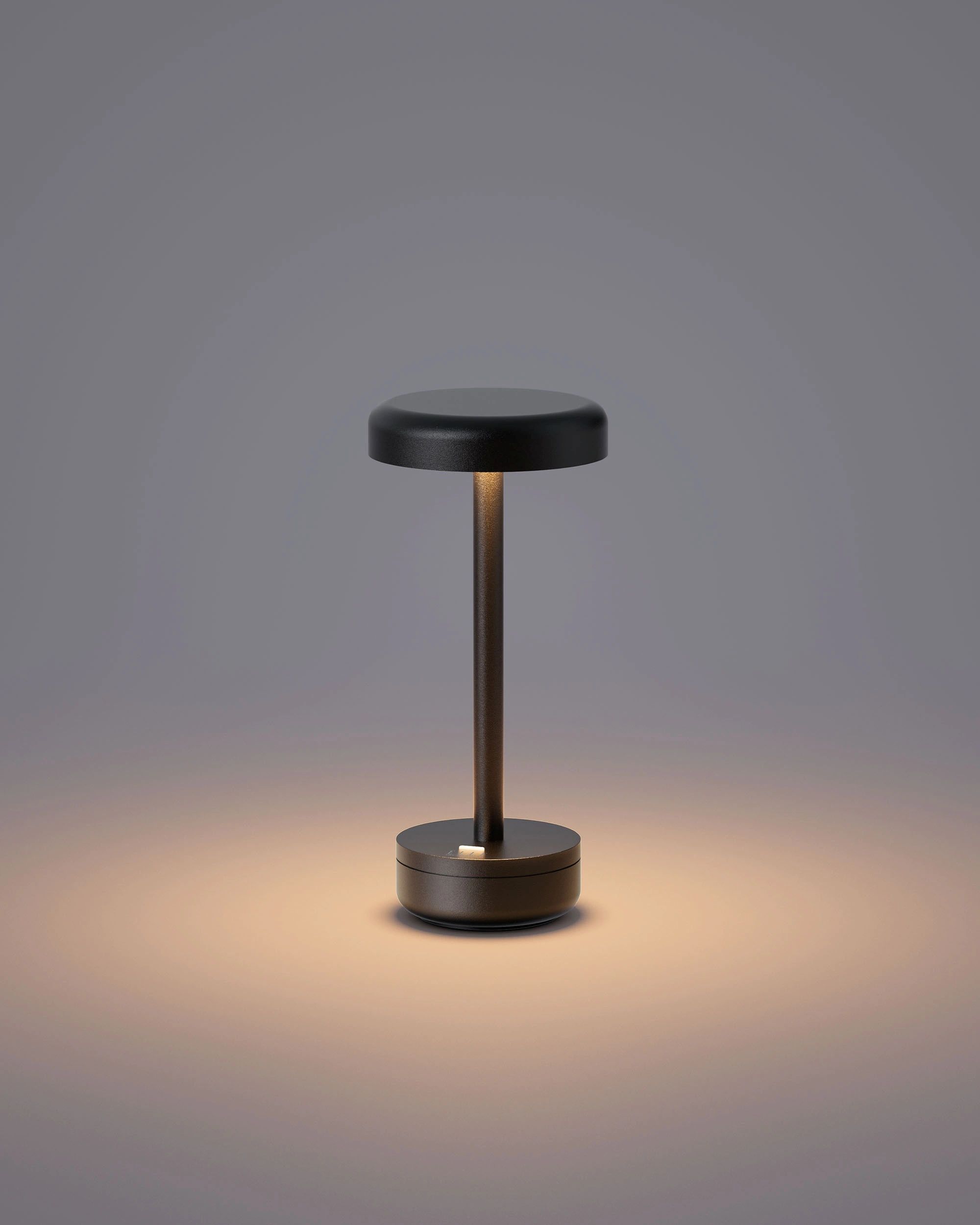 IENA LED Akku-Leuchte – Minimalistisches Design Schwarz