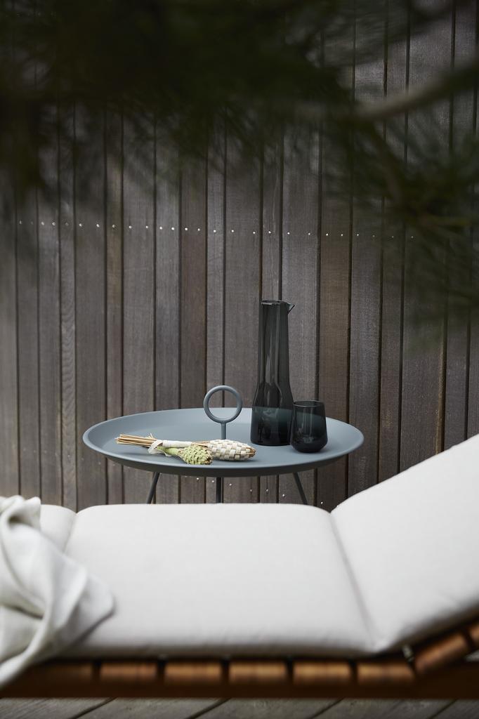 Outdoor Beistelltisch Eyelet Zitronengelb Ø45 cm H: 57,5 cm Outdoor Beistelltisch Eyelet Zitronengelb Ø57,5 cm H:52 cm