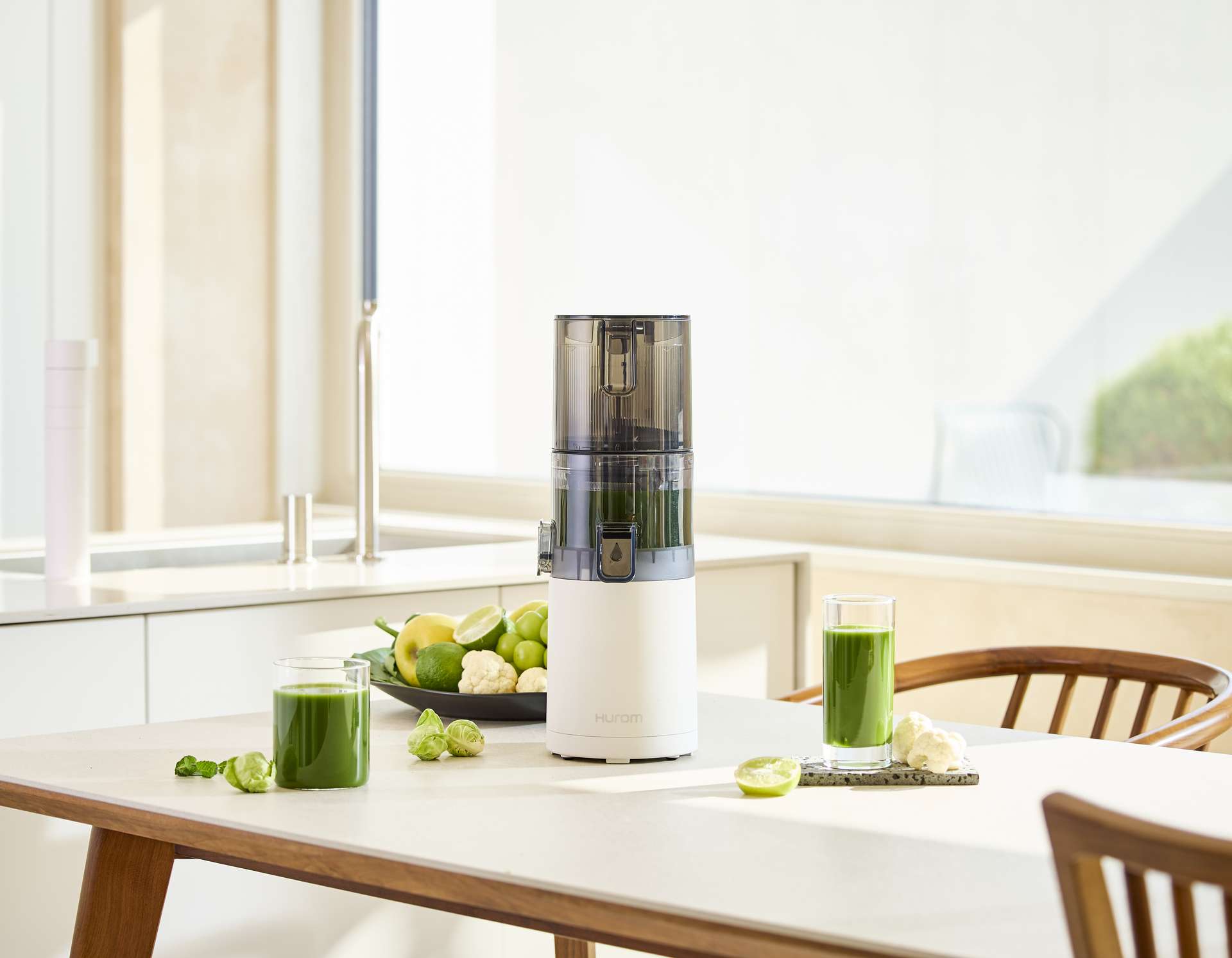 E30-ST kompakter Slow-Juice Entsafter Weiß E30-ST kompakter Slow-Juice Entsafter Weiß