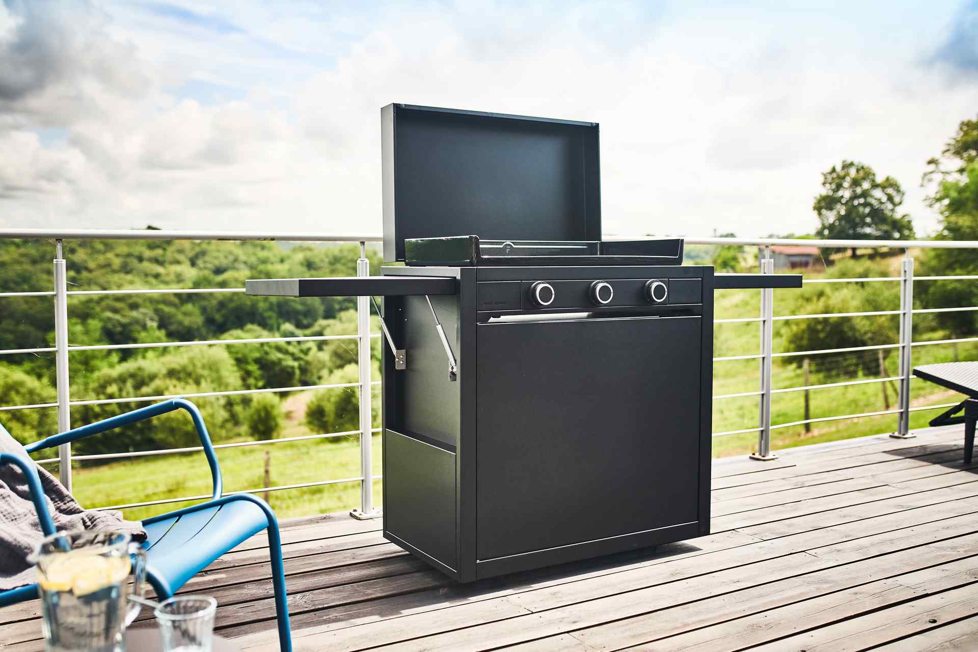 Gas Planchagrill Modern 75 Schwarz auf Rollwagen Gas Planchagrill Modern 75 Schwarz auf Rollwagen