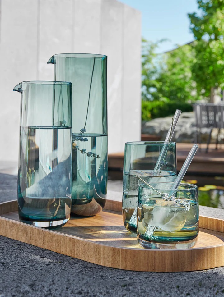Karaffe Sarabi grün – Designkaraffe 1,2 l aus Glas Sarabi Karaffe berry Ø 8,5cm, H 22cm