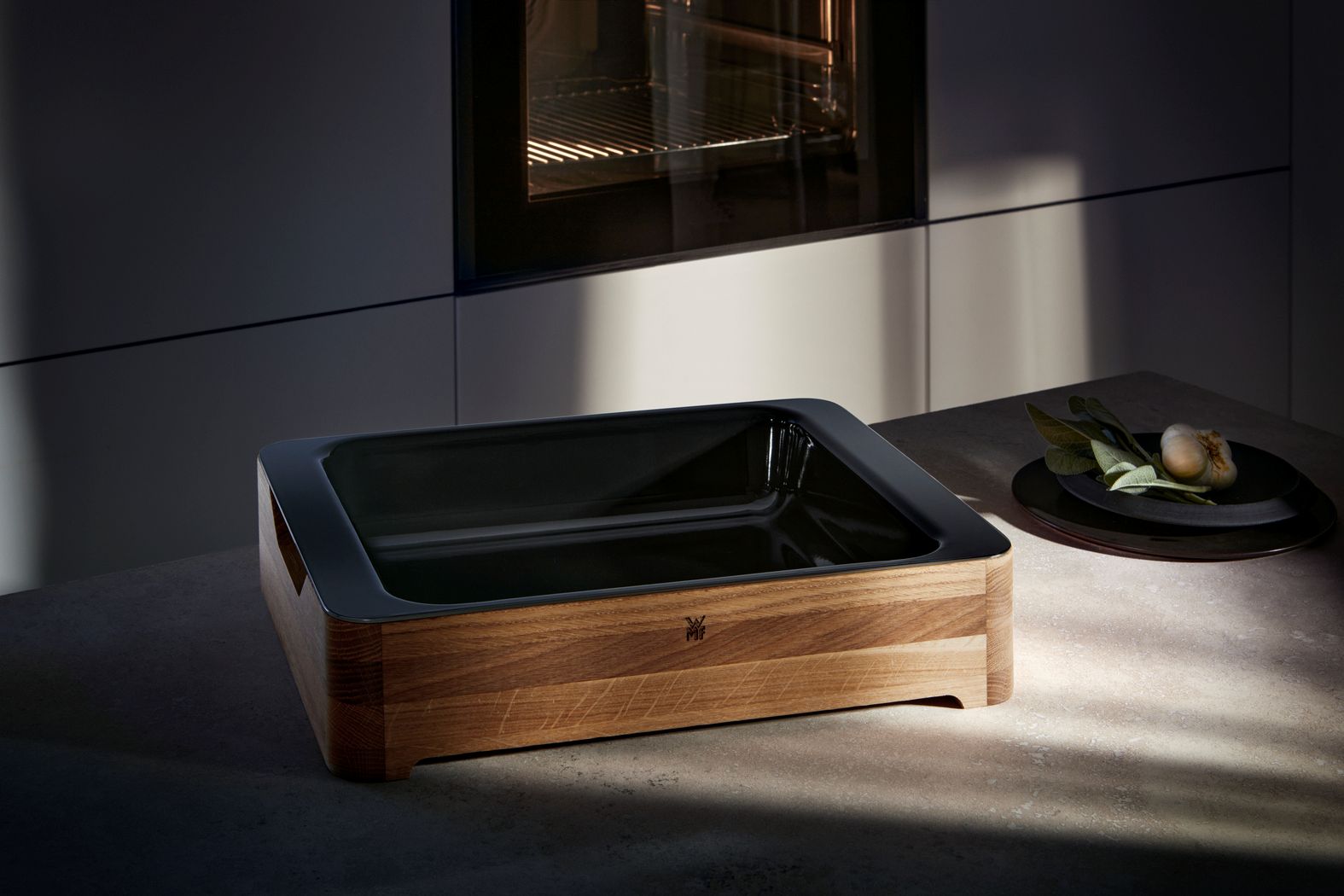 Fusiontec Auflaufform mit Eichenholz-Servierrahmen, Größe M Fusiontec Auflaufform mit Eichenholz-Servierrahmen, Größe M